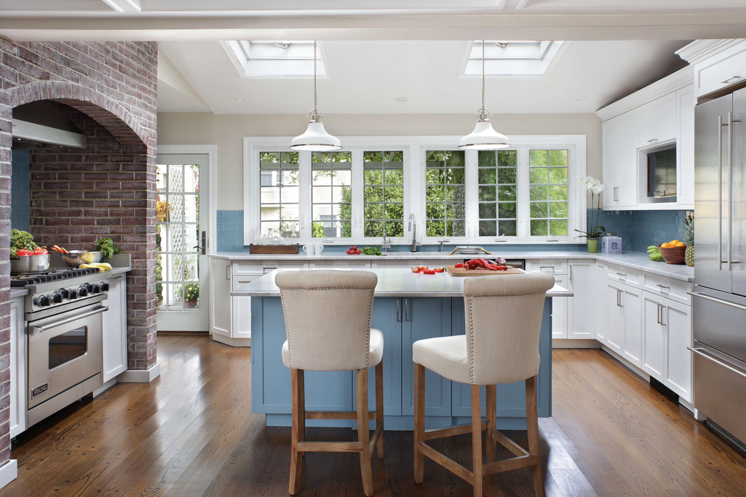 c12352 plainfancypelhamkitchenfullwin 18 hi 1 scaled.jpg